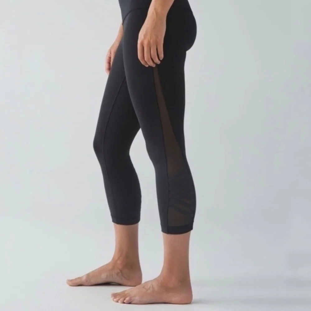 Lululemon Athletica Minimalist Crop Legging in Black Size 8